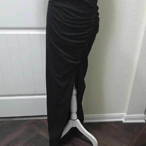 Lovers + Friends Black One-Shoulder Dress - Picture 5 of 6